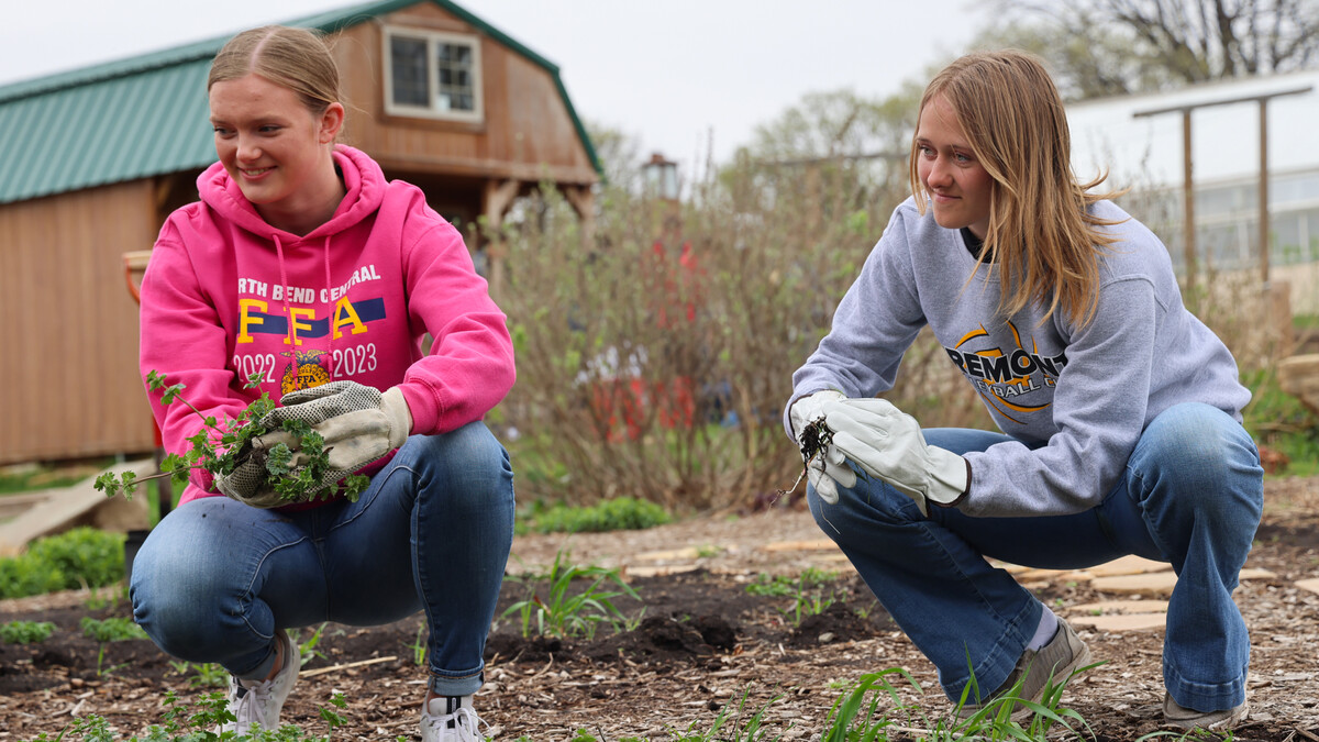 Dodge County Ambassadors Alexa Brodd (left) and Brooke Wiese 