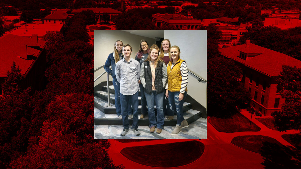 students posed for photo