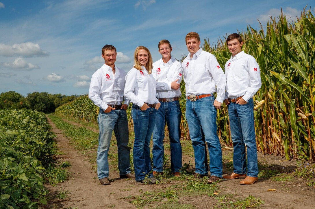 Engler scholarship students. Links to larger image.