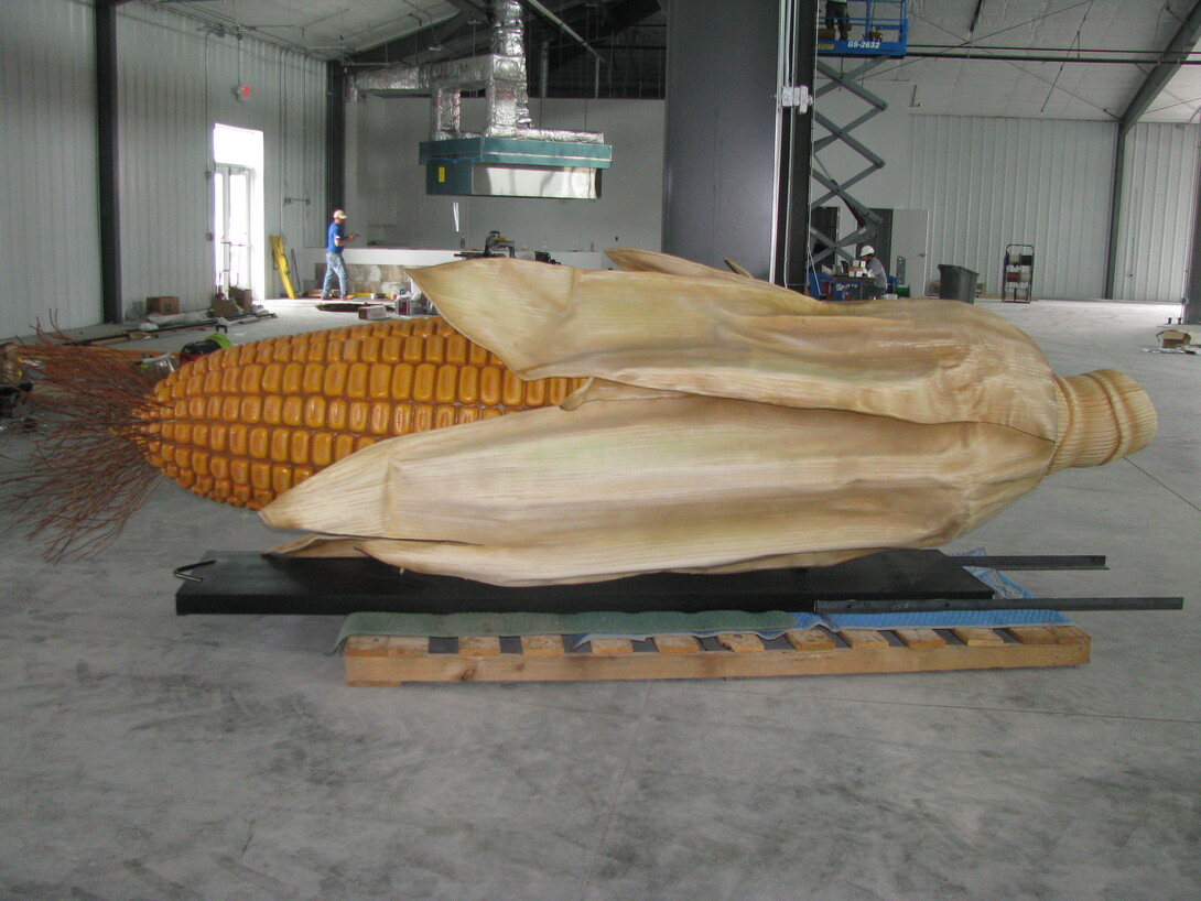 A large cob of corn. Links to larger image.