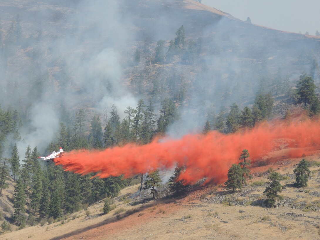 Plane putting out a fire