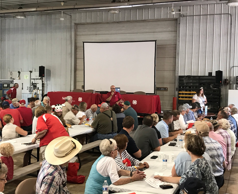 Northeast Nebraskans turn out for Haskell field day IANR News